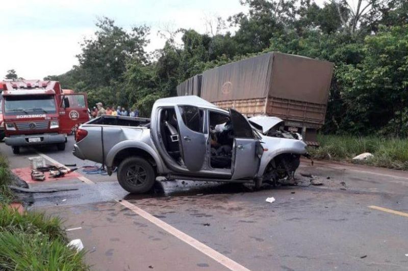 Colisão frontal na BR-364 mata uma pessoa, próximo a Vilhena  Colisão frontal na BR-364 mata uma pessoa, próximo a Vilhena