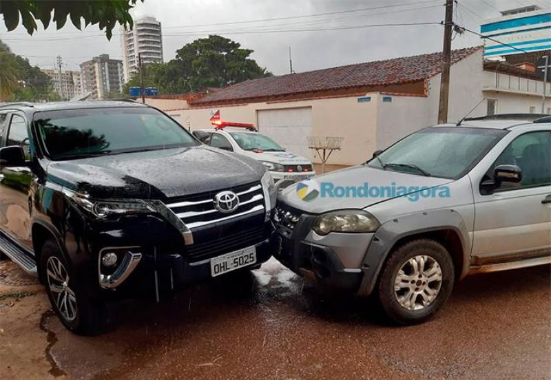 Pastor tem mal súbito e morre após colisão de carro, em Porto Velho Pastor tem mal súbito e morre após colisão de carro, em Porto Velho