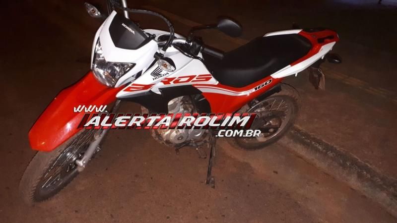 Rolim de Moura – Alarme dispara e criminosos abandonam Bros que tinham acabado de roubar no Bairro Planalto Rolim de Moura – Alarme dispara e criminosos abandonam Bros que tinham acabado de roubar no Bairro Planalto