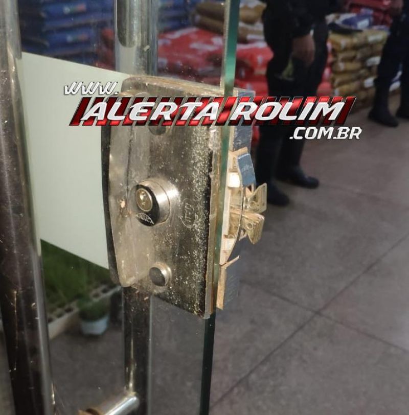 Rolim de Moura – Individuo é preso pela PM após arrombar e cometer furto em agropecuária Rolim de Moura – Individuo é preso pela PM após arrombar e cometer furto em agropecuária