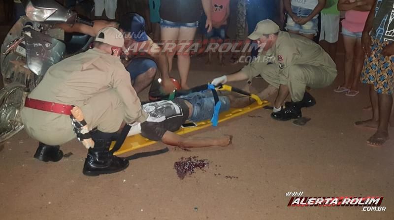 Rolim de Moura – Colisão frontal entre moto e Van resulta em uma pessoa ferida no Jatobá II – Vídeo Rolim de Moura – Colisão frontal entre moto e Van resulta em uma pessoa ferida no Jatobá II – Vídeo