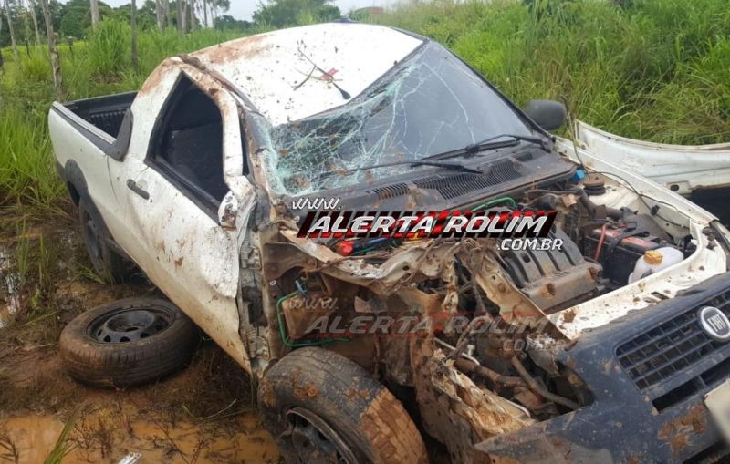 Rolim de Moura – Grave acidente de trânsito na RO-010, envolvendo Carreta e Fiat Strada, resulta em uma vítima seriamente ferida - Vídeo