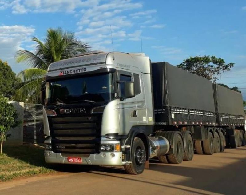Caminhoneiro de Alta Floresta é sequestrado a caminho de Rondônia; ladrões pedem dinheiro para devolver carreta Caminhoneiro de Alta Floresta é sequestrado a caminho de Rondônia; ladrões pedem dinheiro para devolver carreta