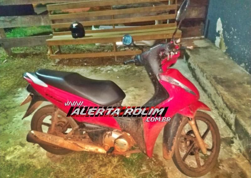 Costa Marques – Polícia Militar prende suspeito e recupera moto furtada em Pimenta Bueno, que seria atravessada para a Bolívia Costa Marques – Polícia Militar prende suspeito e recupera moto furtada em Pimenta Bueno, que seria atravessada para a Bolívia