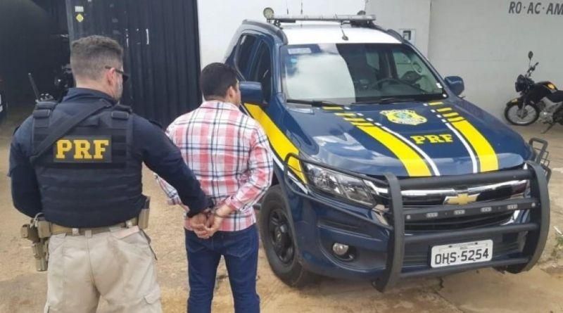 Em Porto Velho (RO), PRF prende falso policial militar Em Porto Velho (RO), PRF prende falso policial militar