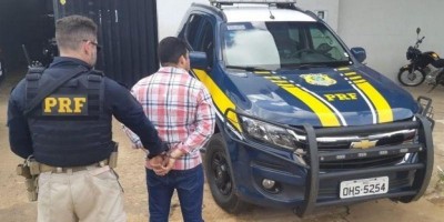 Em Porto Velho (RO), PRF prende falso policial militar Em Porto Velho (RO), PRF prende falso policial militar