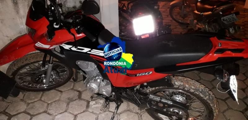 Motocicleta Bros que foi roubada de moradora de Rolim de Moura é recuperada pela PM de Ji-Paraná Motocicleta Bros que foi roubada de moradora de Rolim de Moura é recuperada pela PM de Ji-Paraná