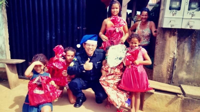 Polícia Militar do 10º Batalhão realiza sonhos de crianças em Rolim de Moura Polícia Militar do 10º Batalhão realiza sonhos de crianças em Rolim de Moura