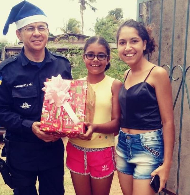 Polícia Militar do 10º Batalhão realiza sonhos de crianças em Rolim de Moura Polícia Militar do 10º Batalhão realiza sonhos de crianças em Rolim de Moura