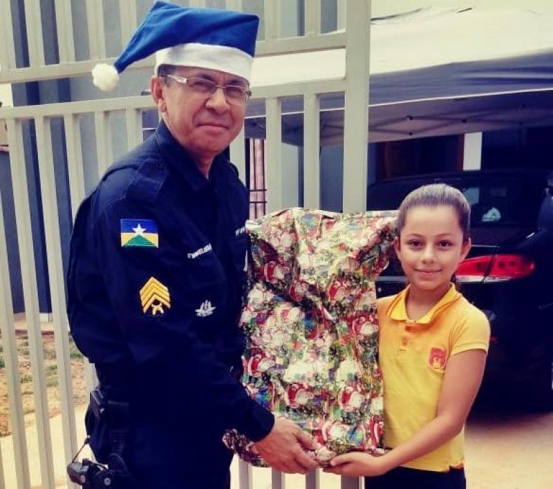 Polícia Militar do 10º Batalhão realiza sonhos de crianças em Rolim de Moura Polícia Militar do 10º Batalhão realiza sonhos de crianças em Rolim de Moura