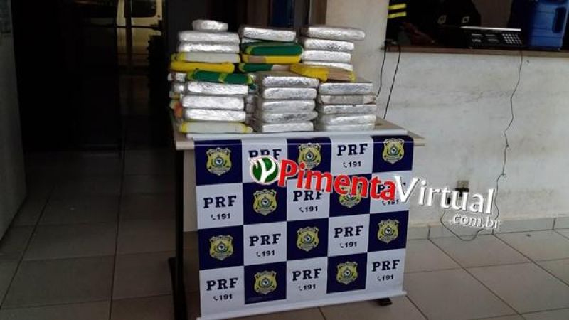 PRF apreende 71 quilos de cocaína e prende motorista de caminhão em Pimenta Bueno PRF apreende 71 quilos de cocaína e prende motorista de caminhão em Pimenta Bueno