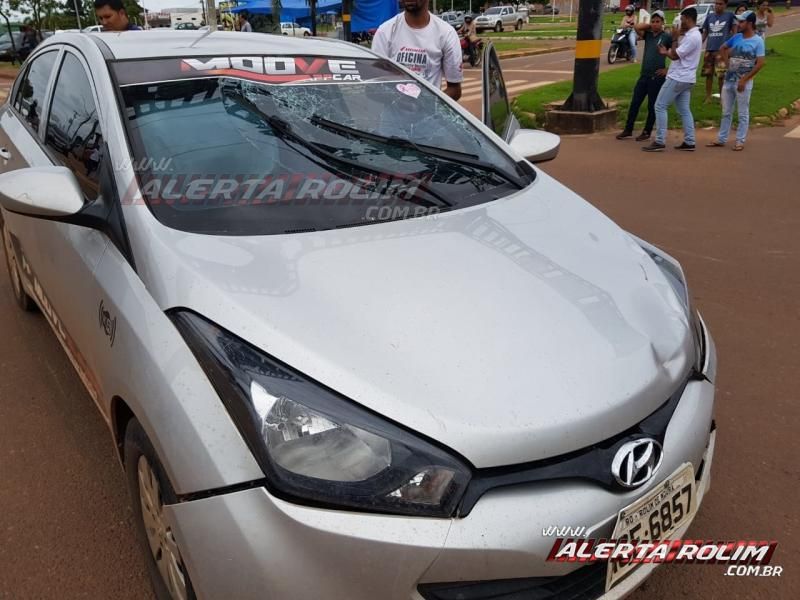 Rolim de Moura – Acidente envolvendo moto e carro de aplicativo resulta em uma pessoa ferida - Vídeo Rolim de Moura – Acidente envolvendo moto e carro de aplicativo resulta em uma pessoa ferida - Vídeo