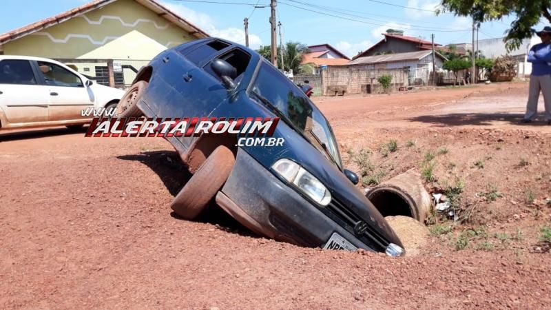 Rolim de Moura – Após cair com carro em vala, homem leva três tiros no Bairro Beira Rio Rolim de Moura – Após cair com carro em vala, homem leva três tiros no Bairro Beira Rio
