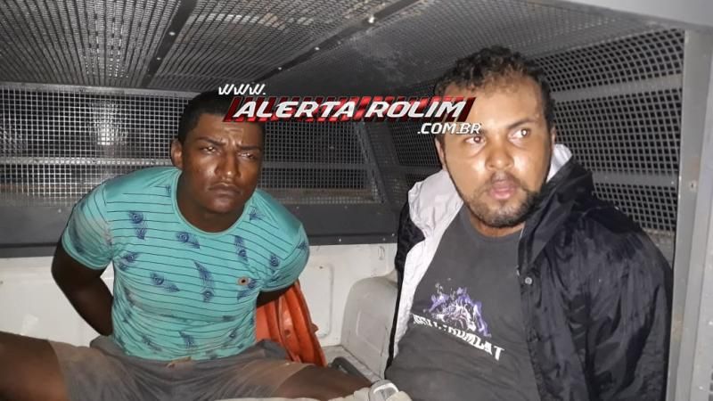 Rolim de Moura - Equipe do PATAMO prende dois indivíduos com arma de fogo e moto que foi furtada em Santa Luzia - Video Rolim de Moura - Equipe do PATAMO prende dois indivíduos com arma de fogo e moto que foi furtada em Santa Luzia - Video