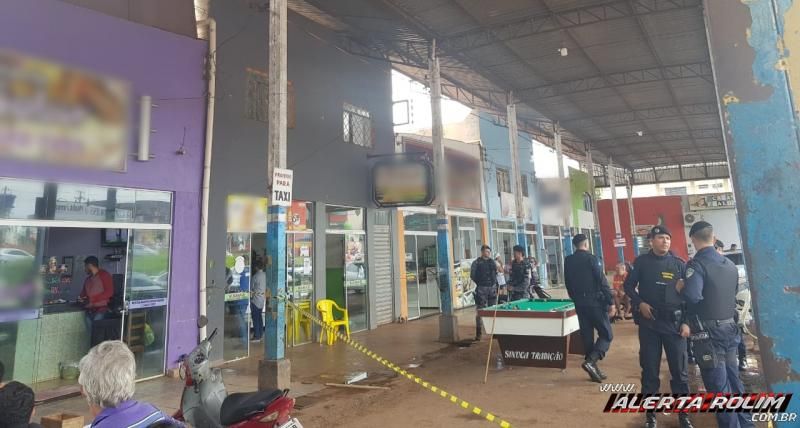 Rolim de Moura - Polícia Militar desencadeia operação, após graves denúncias de crimes no Shopping Popular da cidade Rolim de Moura - Polícia Militar desencadeia operação, após graves denúncias de crimes no Shopping Popular da cidade