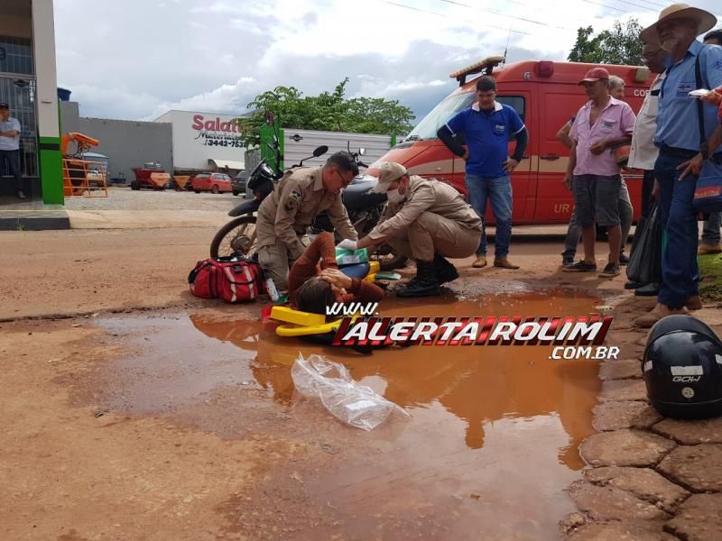 Rolim de Moura – Vítima de acidente de trânsito é socorrida pelos bombeiros com suspeita de fratura em uma das pernas - Video  