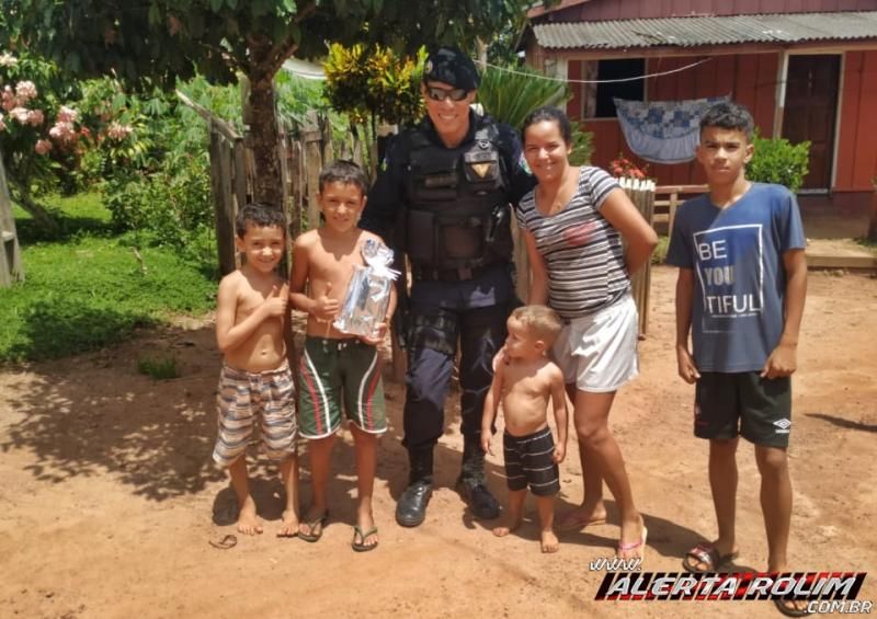 Várias crianças na área do 10º BPM tem singelos sonhos realizados pela Polícia Militar Várias crianças na área do 10º BPM tem singelos sonhos realizados pela Polícia Militar