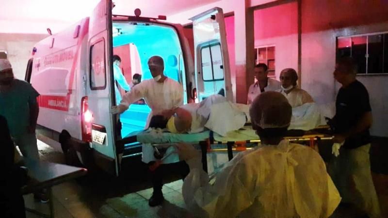 Veja fotos do acidente entre ônibus e carreta que deixou 6 mortos e 25 feridos na BR 364 próximo à Vilhena Veja fotos do acidente entre ônibus e carreta que deixou 6 mortos e 25 feridos na BR 364 próximo à Vilhena