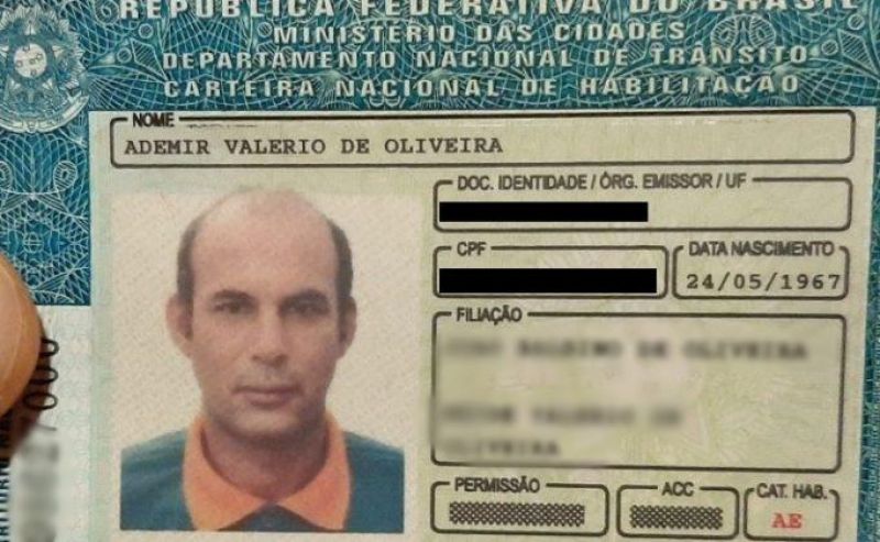 Veja fotos do acidente entre ônibus e carreta que deixou 6 mortos e 25 feridos na BR 364 próximo à Vilhena Veja fotos do acidente entre ônibus e carreta que deixou 6 mortos e 25 feridos na BR 364 próximo à Vilhena