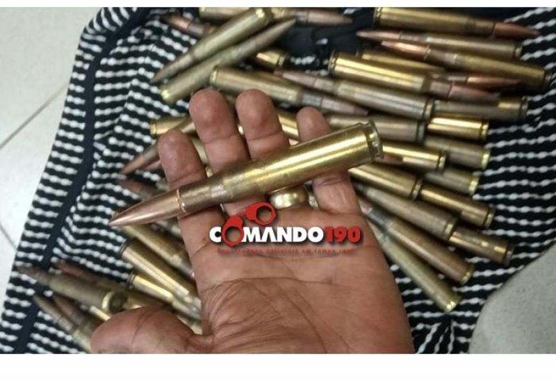 Em Ji-Paraná, PRF apreende arsenal de guerra e prende dois suspeitos; Uma carreta com cigarros contrabandeados também foi apreendida na ação Em Ji-Paraná, PRF apreende arsenal de guerra e prende dois suspeitos; Uma carreta com cigarros contrabandeados também foi apreendida na ação
