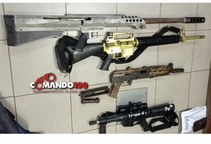 Em Ji-Paraná, PRF apreende arsenal de guerra e prende dois suspeitos; Uma carreta com cigarros contrabandeados também foi apreendida na ação