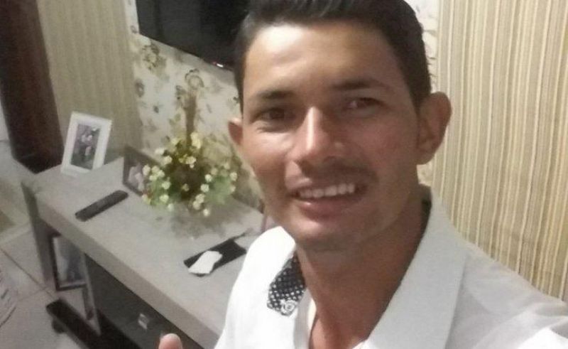 Morre em Cacoal homem que pegou ex-mulher como refém no Hospital Municipal de Jaru - Vídeo Morre em Cacoal homem que pegou ex-mulher como refém no Hospital Municipal de Jaru - Vídeo