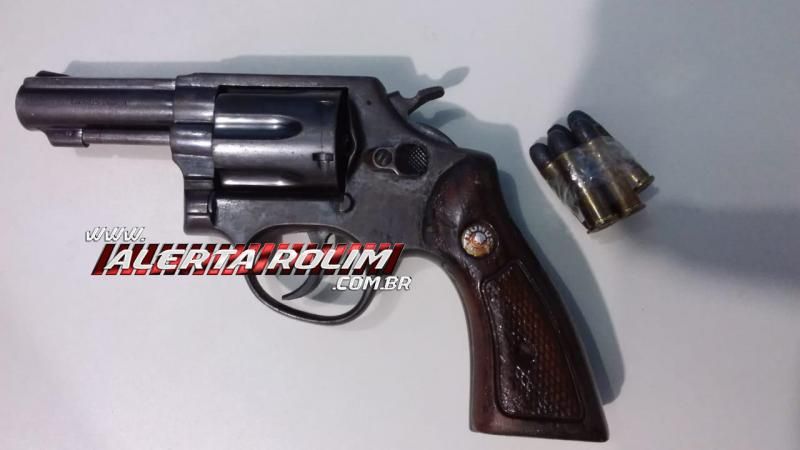 Polícia Militar do 10º BPM em Parecis prende homem com arma de fogo após realizar ameaças Polícia Militar do 10º BPM em Parecis prende homem com arma de fogo após realizar ameaças
