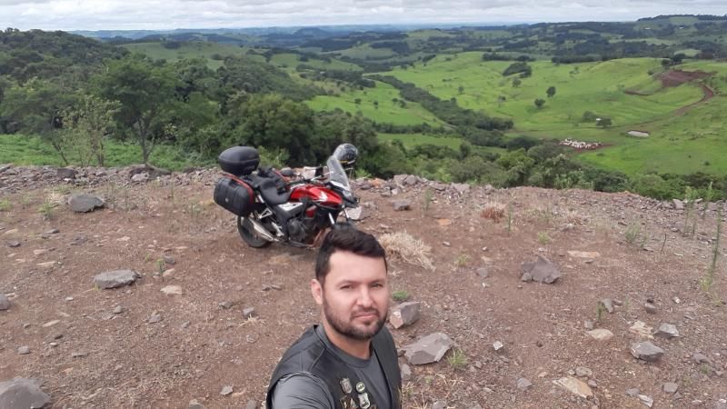Professor de Cacoal morre em grave acidente de moto, em Mato Grosso