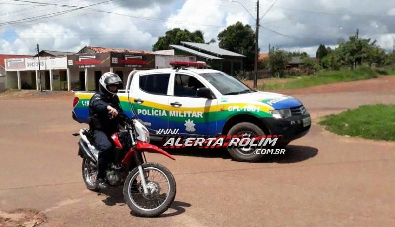 Rolim de Moura – Após roubo de moto, suspeito acaba preso pela PM; veículo foi recuperado e uma arma de fogo com munições foi apreendida Rolim de Moura – Após roubo de moto, suspeito acaba preso pela PM; veículo foi recuperado e uma arma de fogo com munições foi apreendida