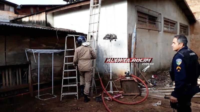 Rolim de Moura – Incêndio atinge depósito de loja de calçados no Centro da cidade - Vídeo Rolim de Moura – Incêndio atinge depósito de loja de calçados no Centro da cidade - Vídeo