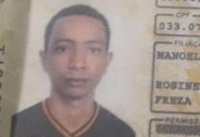 Vizinho arromba porta de quitinete e encontra jovem de 23 anos morto, em Vilhena Vizinho arromba porta de quitinete e encontra jovem de 23 anos morto, em Vilhena