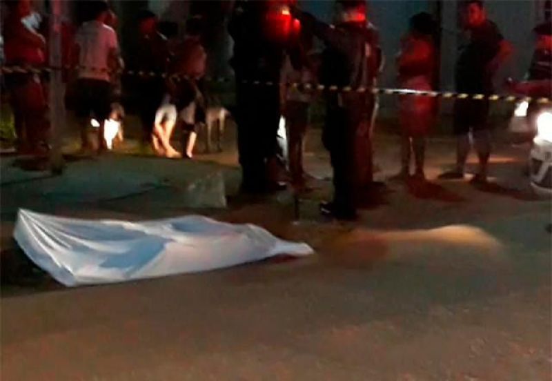 Adolescente mata homem a facadas por causa ex-namorada, em Porto Velho Adolescente mata homem a facadas por causa ex-namorada, em Porto Velho