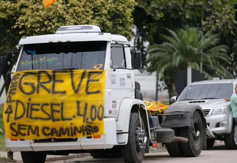 Caminhoneiros marcam nova greve para próxima quarta-feira, 19 Caminhoneiros marcam nova greve para próxima quarta-feira, 19
