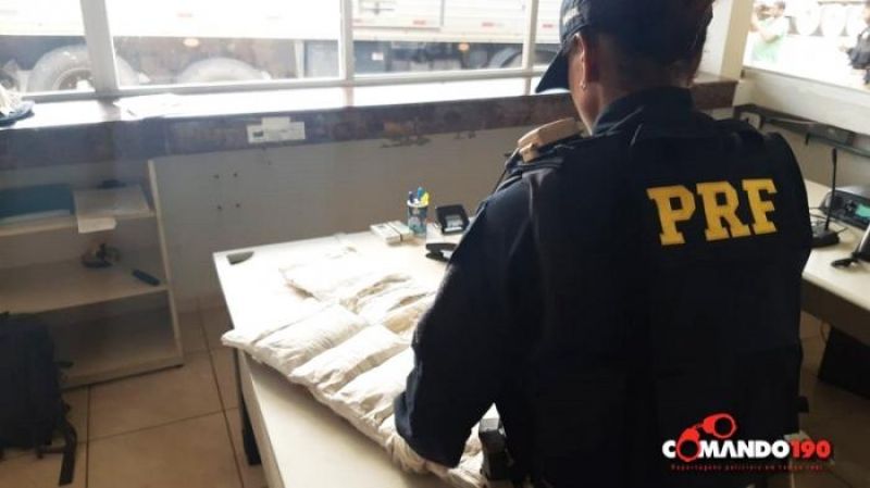 PRF prende duas passageiras de ônibus com mais de 13 quilos de cocaína junto ao corpo, em Ji-Paraná