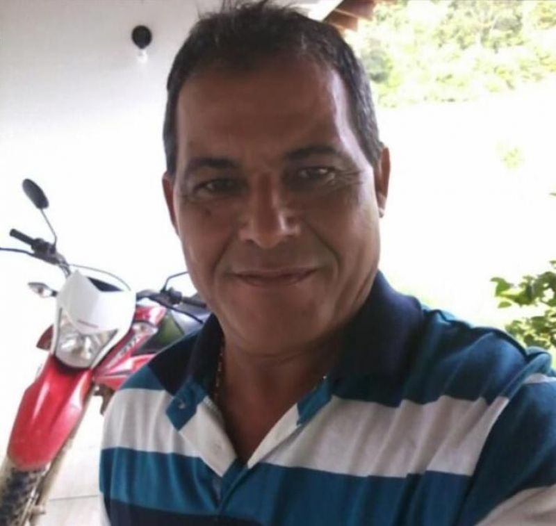 Homem morre afogado após carro cair em rio, em Espigão do Oeste Homem morre afogado após carro cair em rio, em Espigão do Oeste