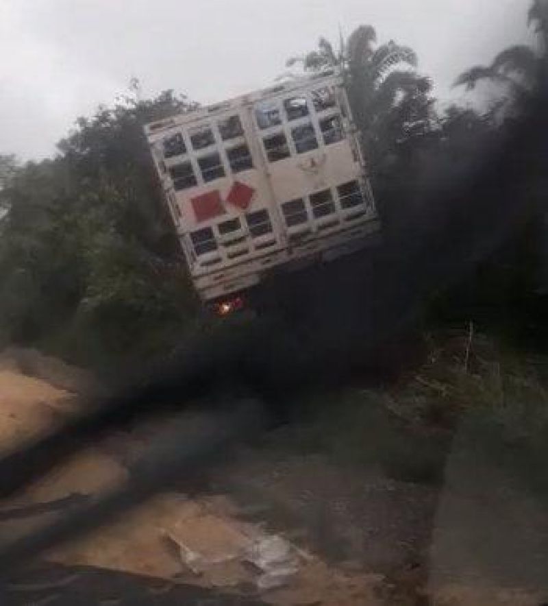 Jaru: Após acidente, BR-364 já tem mais de 10 km de congestionamento  Jaru: Após acidente, BR-364 já tem mais de 10 km de congestionamento