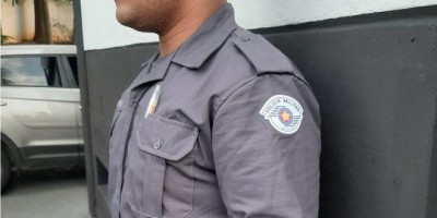 Jovem usava farda da PM para não pagar condução, em São Paulo Jovem usava farda da PM para não pagar condução, em São Paulo
