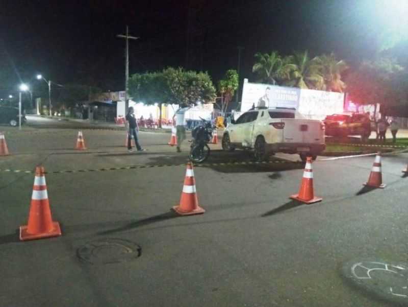 Motociclista morre após colidir com carro, em Cerejeiras Motociclista morre após colidir com carro, em Cerejeiras