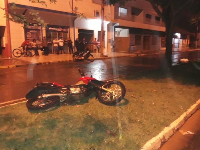 Motociclista morre após passar por obra não sinalizada, cair e bater em árvore , em Vilhena Motociclista morre após passar por obra não sinalizada, cair e bater em árvore , em Vilhena