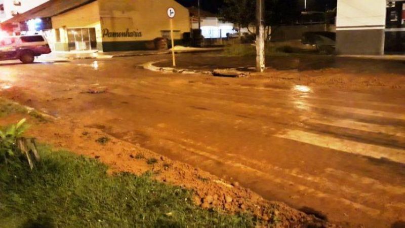 Motociclista morre após passar por obra não sinalizada, cair e bater em árvore , em Vilhena Motociclista morre após passar por obra não sinalizada, cair e bater em árvore , em Vilhena