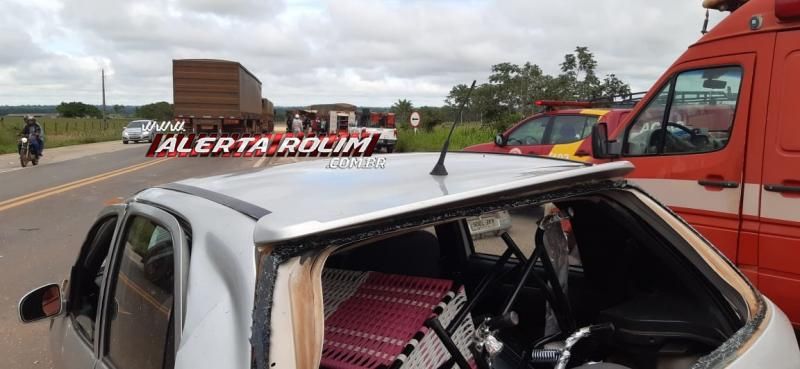 Atualizada - Motorista de carreta envolvida em grave acidente na BR-364, próximo ao trevo que da acesso a Rolim de Moura, não resiste e morre preso às ferragens - veja o vídeo Atualizada - Motorista de carreta envolvida em grave acidente na BR-364, próximo ao trevo que da acesso a Rolim de Moura, não resiste e morre preso às ferragens - veja o vídeo