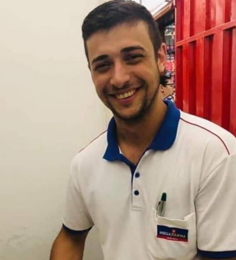 Jovem farmacêutico, de 27 anos, morre após sofrer infarto fulminante, em Ji-Paraná Jovem farmacêutico, de 27 anos, morre após sofrer infarto fulminante, em Ji-Paraná