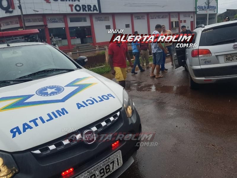 Rolim de Moura – Acidente de trânsito é registrado no Centro da cidade na tarde desta sexta-feira Rolim de Moura – Acidente de trânsito é registrado no Centro da cidade na tarde desta sexta-feira
