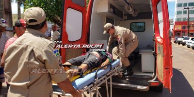 Rolim de Moura – Andarilho é esfaqueado na barriga por desafeto na tarde desta segunda-feira – Vídeo Rolim de Moura – Andarilho é esfaqueado na barriga por desafeto na tarde desta segunda-feira – Vídeo
