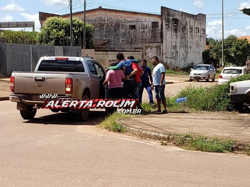 Rolim de Moura – Entregador de água mineral fica ferido ao ser atingido por caminhão no Bairro São Cristóvão – Vídeo Rolim de Moura – Entregador de água mineral fica ferido ao ser atingido por caminhão no Bairro São Cristóvão – Vídeo