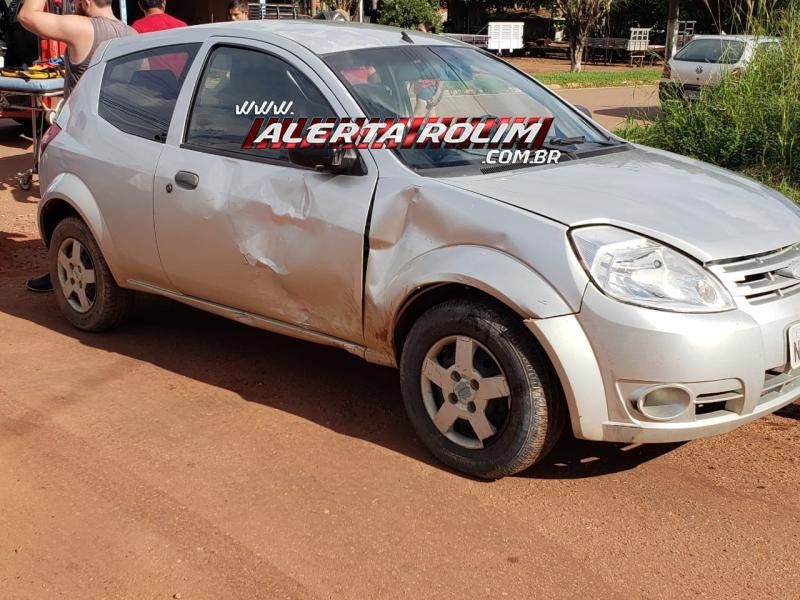 Rolim de Moura – Mãe e filho ficam feridos em colisão envolvendo moto e carro na Avenida Norte Sul Rolim de Moura – Mãe e filho ficam feridos em colisão envolvendo moto e carro na Avenida Norte Sul