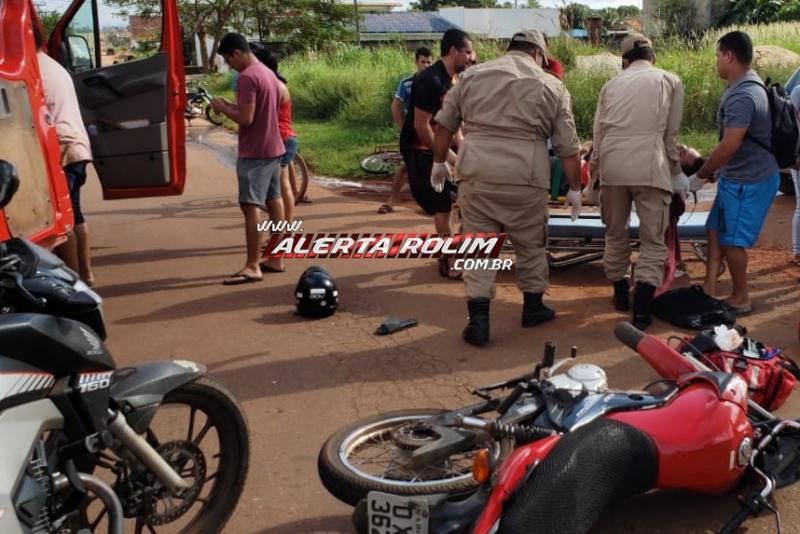 Rolim de Moura – Mãe e filho ficam feridos em colisão envolvendo moto e carro na Avenida Norte Sul Rolim de Moura – Mãe e filho ficam feridos em colisão envolvendo moto e carro na Avenida Norte Sul
