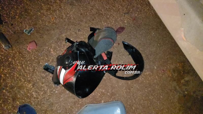 Rolim de Moura – Urgente – Motociclista é socorrido em estado grave, após colidir em traseira de carreta estacionada Rolim de Moura – Urgente – Motociclista é socorrido em estado grave, após colidir em traseira de carreta estacionada