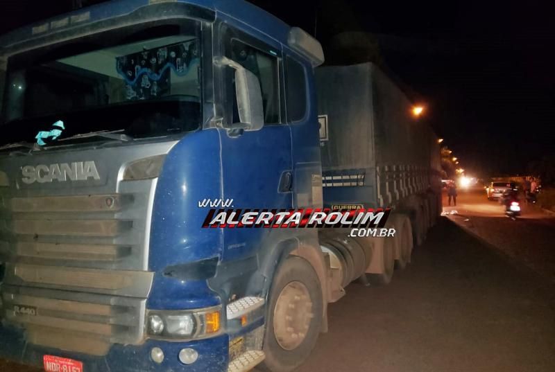 Rolim de Moura – Urgente – Motociclista é socorrido em estado grave, após colidir em traseira de carreta estacionada Rolim de Moura – Urgente – Motociclista é socorrido em estado grave, após colidir em traseira de carreta estacionada