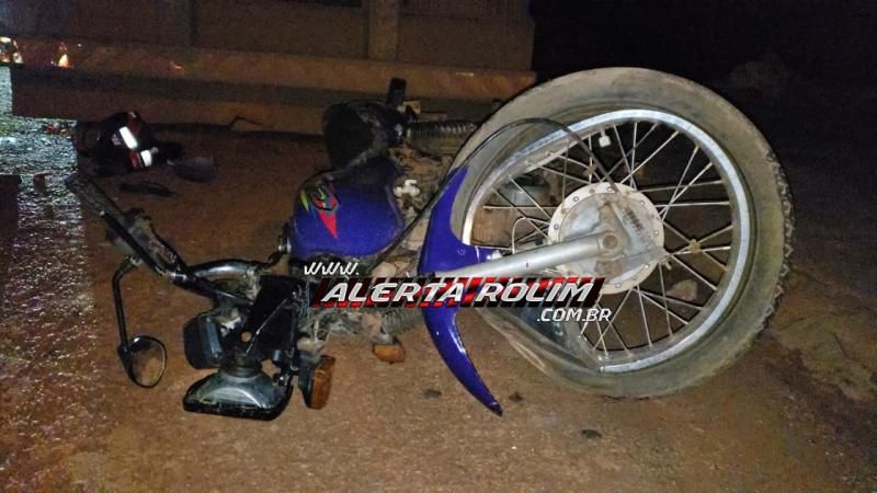 Rolim de Moura – Urgente – Motociclista é socorrido em estado grave, após colidir em traseira de carreta estacionada Rolim de Moura – Urgente – Motociclista é socorrido em estado grave, após colidir em traseira de carreta estacionada